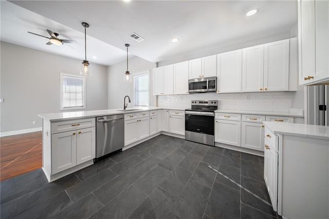 950 Elmira Street, Mobile, AL 36604