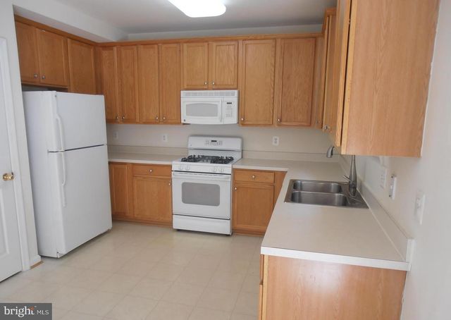7556 GREAT SWAN CT, Alexandria, VA 22306