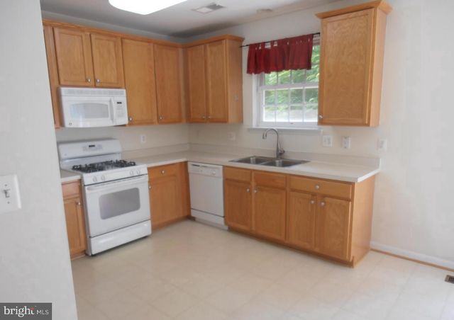 7556 GREAT SWAN CT, Alexandria, VA 22306