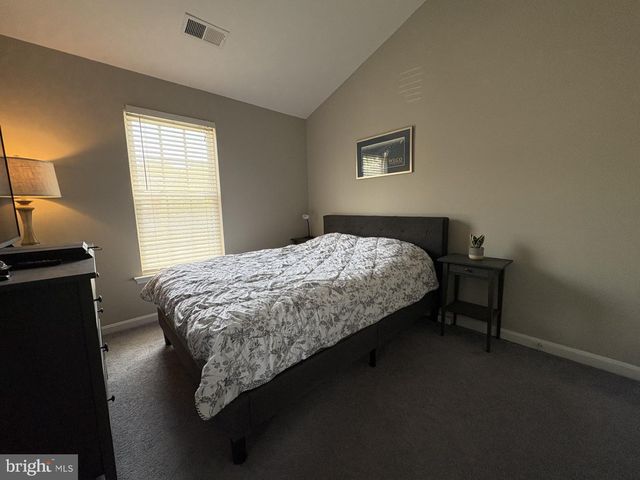 7556 GREAT SWAN CT, Alexandria, VA 22306