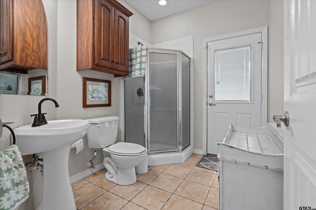 635 Boundry St, Mineola, TX 75773