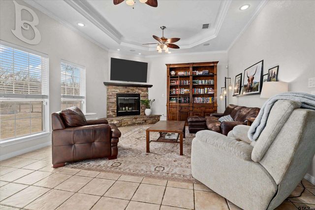 635 Boundry St, Mineola, TX 75773