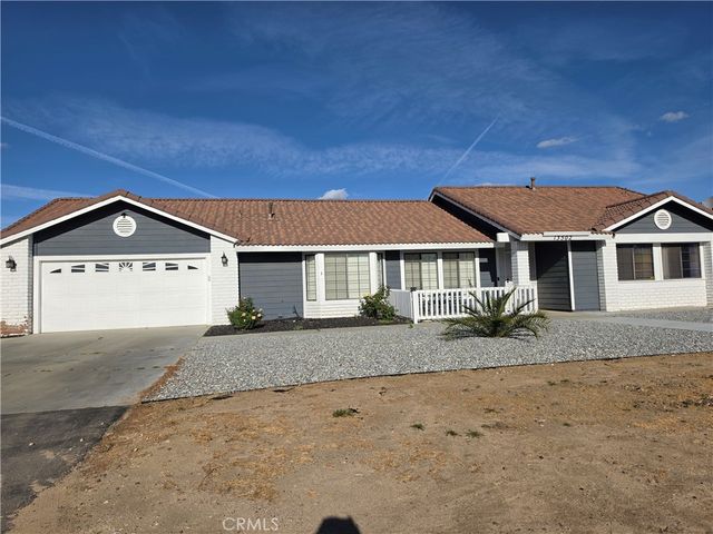 13502 Cuyamaca Road, Apple Valley, CA 92308