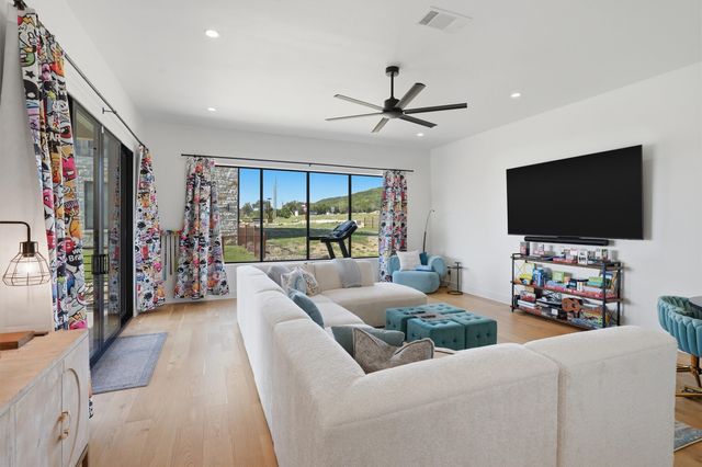 4 Breakwater Bend, Graford, TX 76449