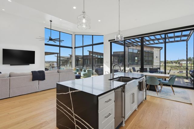 4 Breakwater Bend, Graford, TX 76449