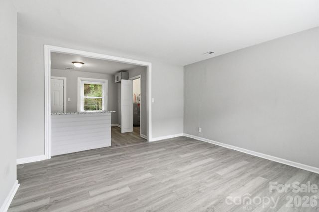 2725 Thornton Road, Charlotte, NC 28208
