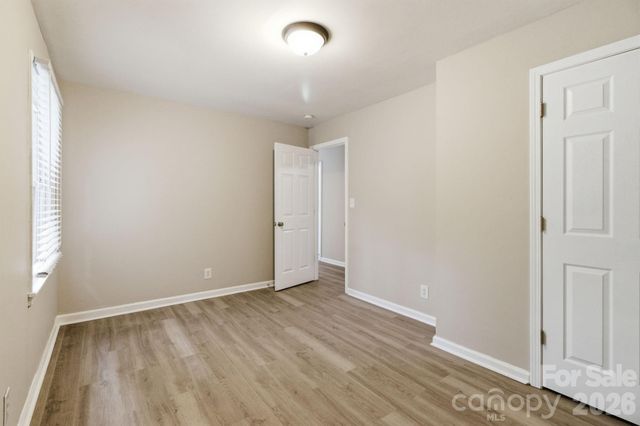 2725 Thornton Road, Charlotte, NC 28208