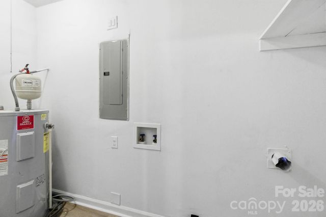 2725 Thornton Road, Charlotte, NC 28208