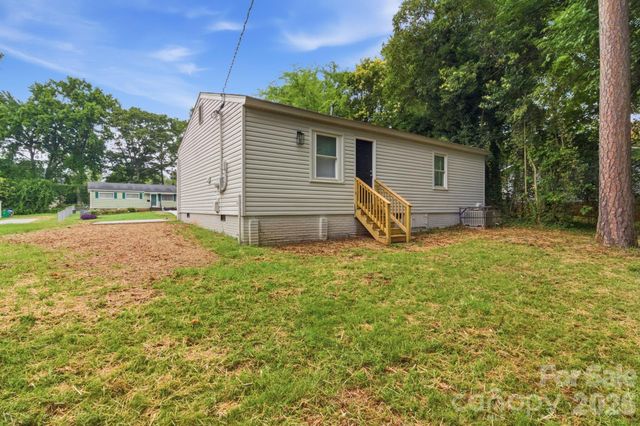 2725 Thornton Road, Charlotte, NC 28208