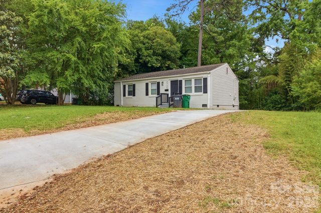 2725 Thornton Road, Charlotte, NC 28208