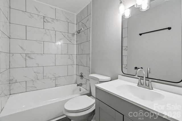 2725 Thornton Road, Charlotte, NC 28208