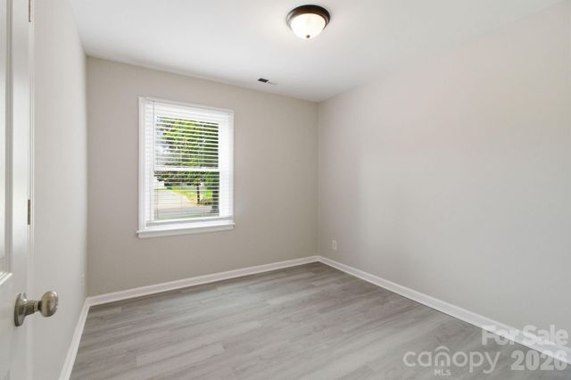 2725 Thornton Road, Charlotte, NC 28208