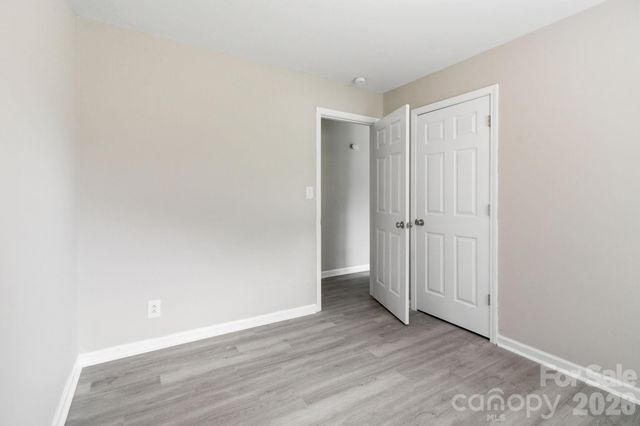 2725 Thornton Road, Charlotte, NC 28208