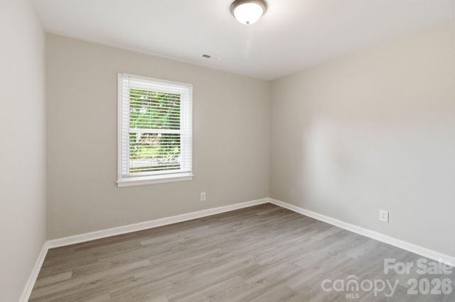 2725 Thornton Road, Charlotte, NC 28208