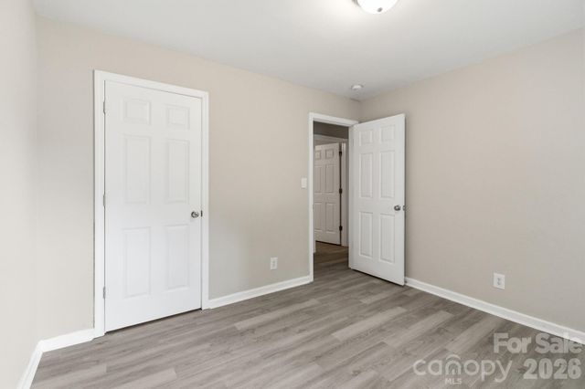 2725 Thornton Road, Charlotte, NC 28208