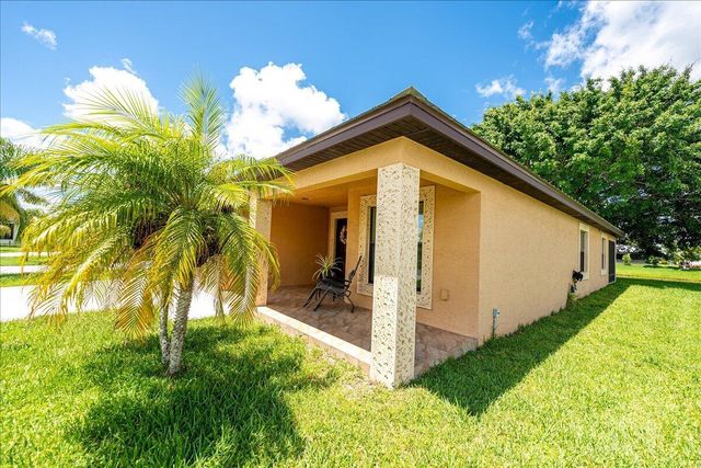 6572 Zapote Court, Fort Pierce, FL 34951