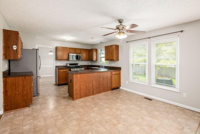 6222 Buckeye Parkway, Grove City, OH 43123