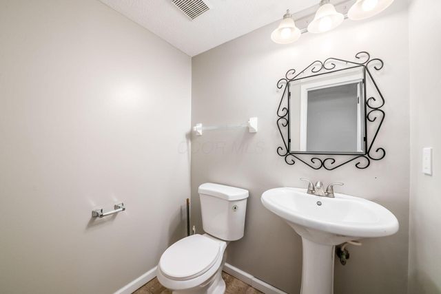 6222 Buckeye Parkway, Grove City, OH 43123