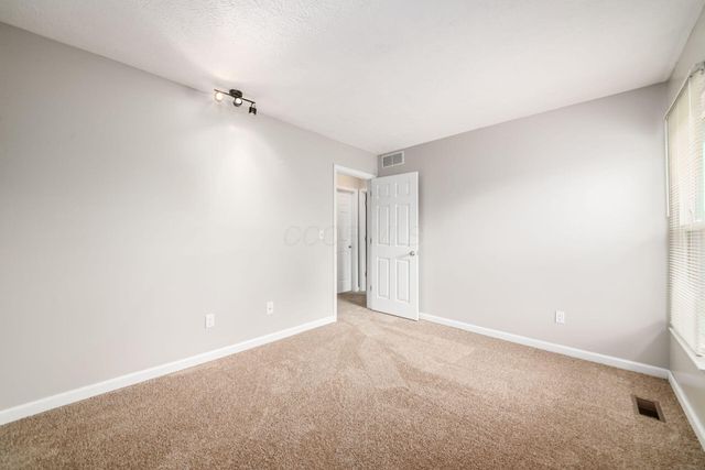6222 Buckeye Parkway, Grove City, OH 43123