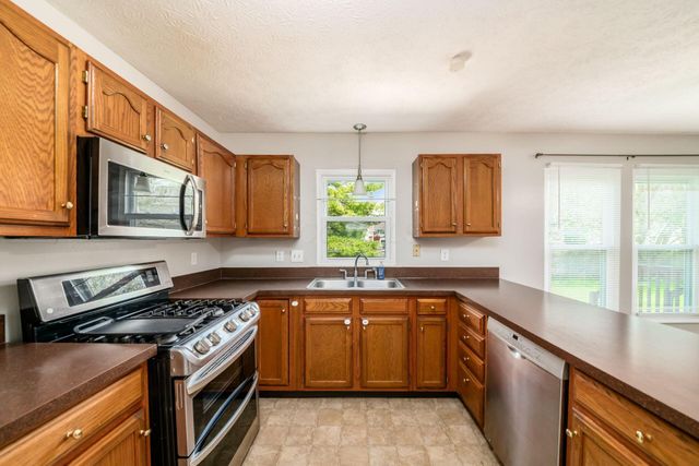 6222 Buckeye Parkway, Grove City, OH 43123