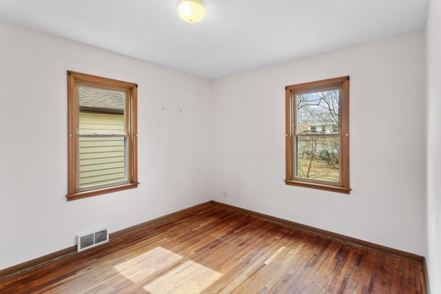 3273 Drew Avenue N, Robbinsdale, MN 55422