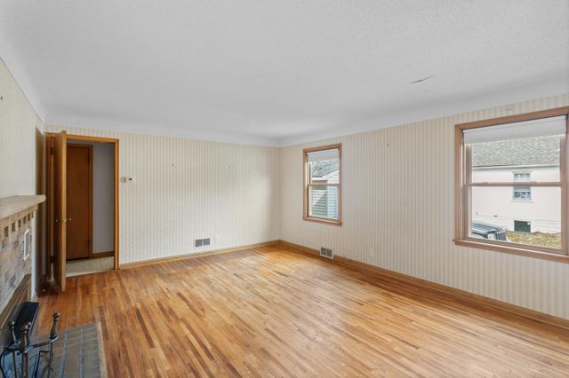 3273 Drew Avenue N, Robbinsdale, MN 55422