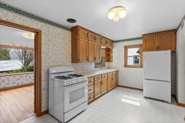 3273 Drew Avenue N, Robbinsdale, MN 55422