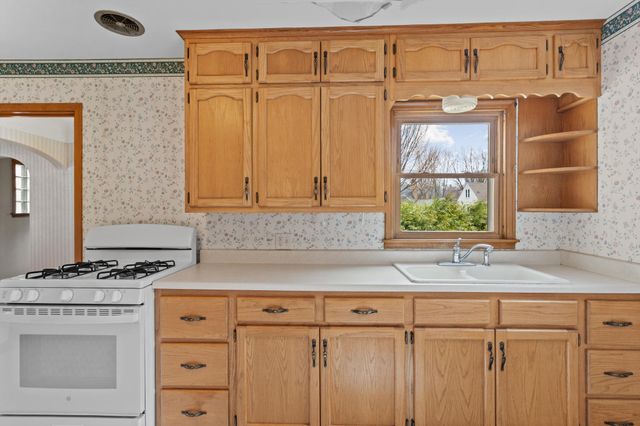 3273 Drew Avenue N, Robbinsdale, MN 55422