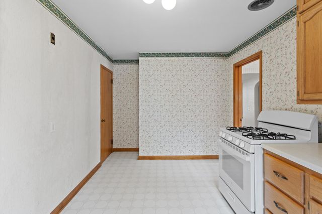 3273 Drew Avenue N, Robbinsdale, MN 55422