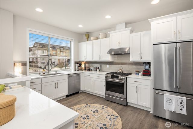 1027 6th Walk NE, Issaquah, WA 98029