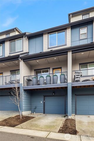 1027 6th Walk NE, Issaquah, WA 98029