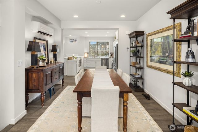 1027 6th Walk NE, Issaquah, WA 98029