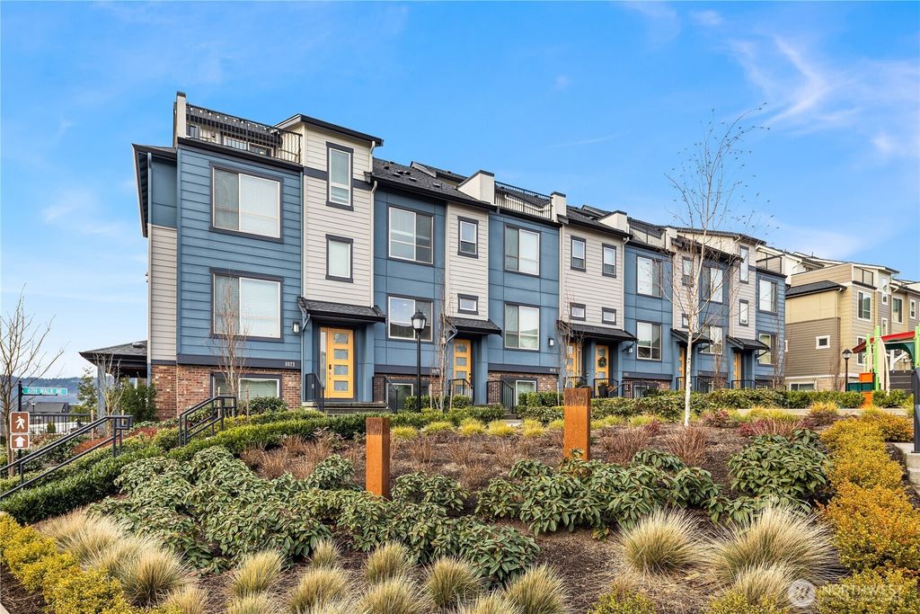 1027 6th Walk NE, Issaquah, WA 98029