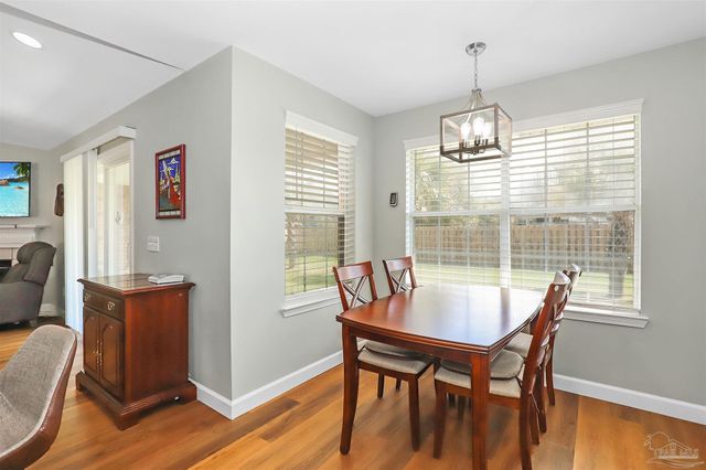 1170 Finch Dr, Gulf Breeze, FL 32563