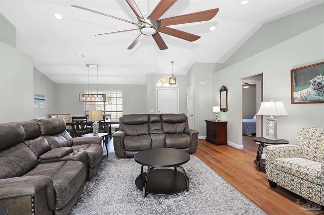 1170 Finch Dr, Gulf Breeze, FL 32563