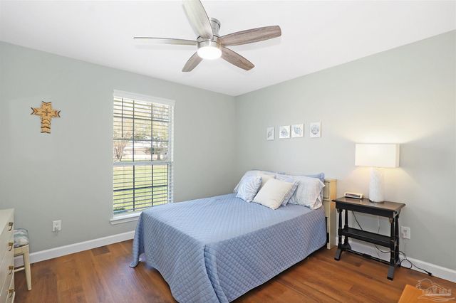 1170 Finch Dr, Gulf Breeze, FL 32563