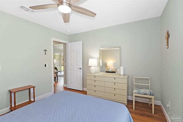 1170 Finch Dr, Gulf Breeze, FL 32563