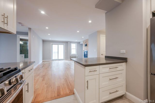 661 W Broadway 404, Long Beach, NY 11561