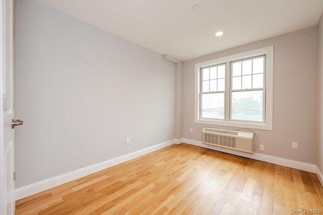 661 W Broadway 404, Long Beach, NY 11561