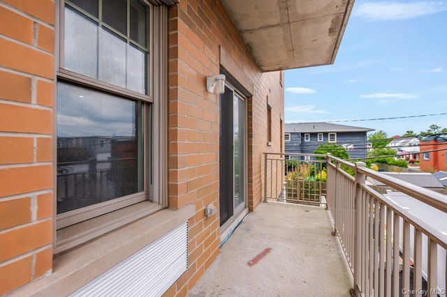 661 W Broadway 404, Long Beach, NY 11561