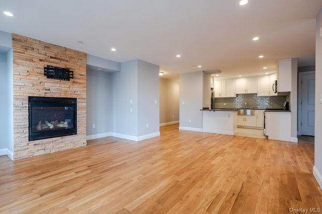 661 W Broadway 404, Long Beach, NY 11561