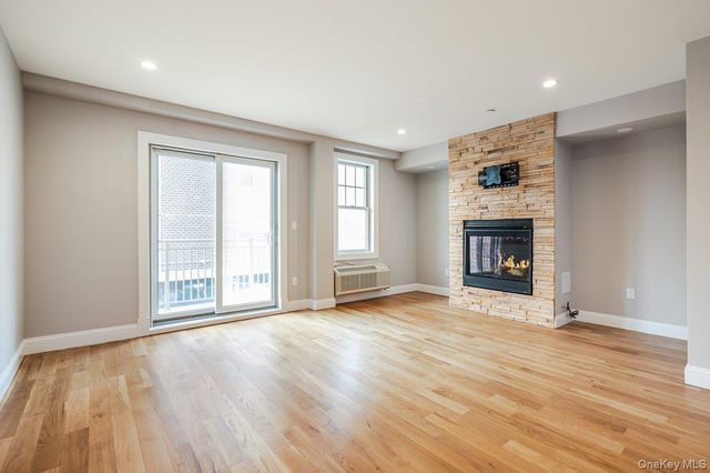 661 W Broadway 404, Long Beach, NY 11561