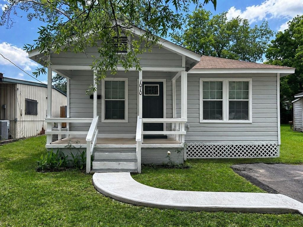 1010 Palestine Street, Conroe, TX 77301