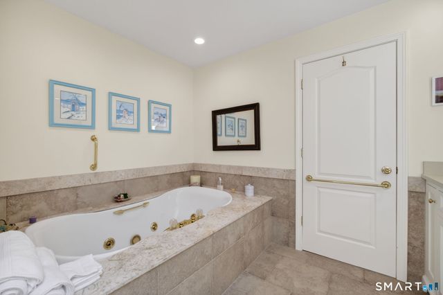 13 Brandon Lane 13, Stonington, CT 06355