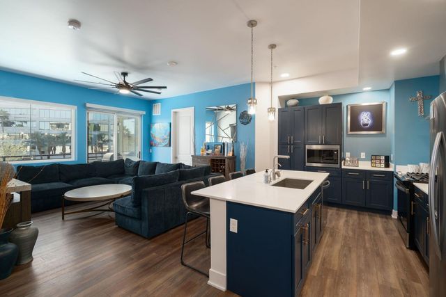 3131 N Central Avenue Unit 4011, Phoenix, AZ 85012