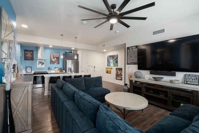 3131 N Central Avenue Unit 4011, Phoenix, AZ 85012