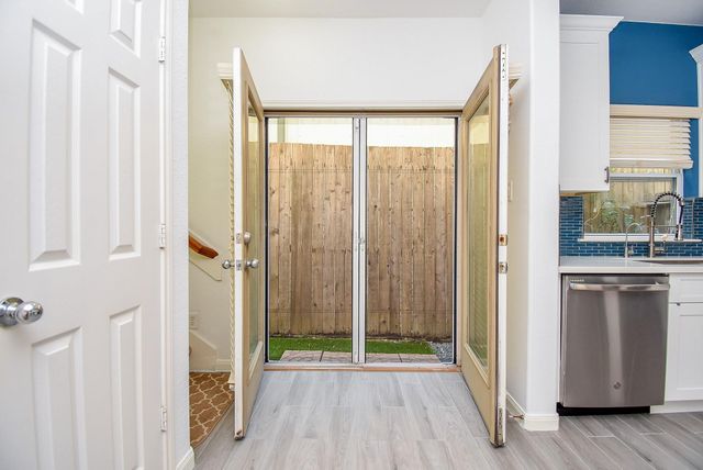 2202 Naomi Street 3, Houston, TX 77054