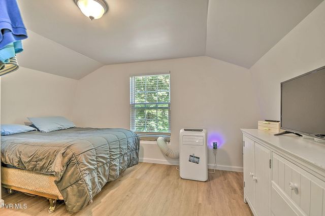 1877 Powder Branch Road, Johnson City, TN 37601