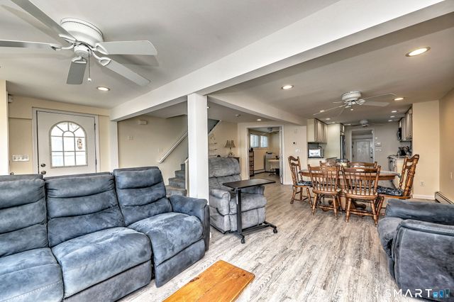 220 Broadway, Milford, CT 06460