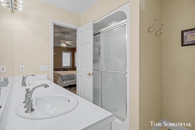 7515 Las Palmas Drive NE, Rockford, MI 49341